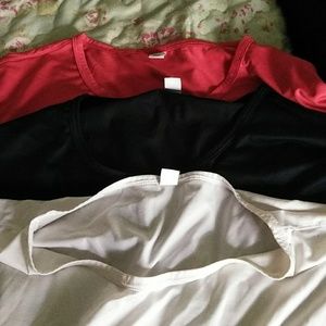 3 Large, Uniqlo t shirt